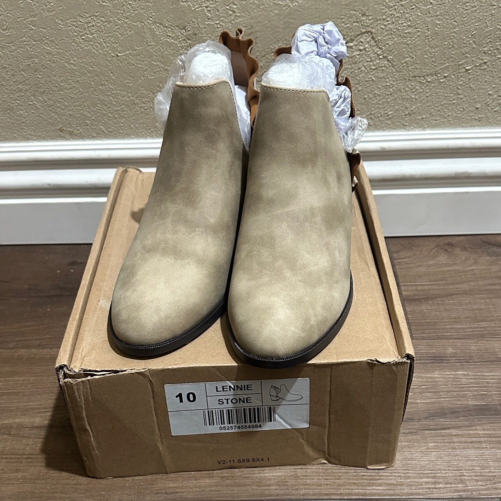 Journee Collection Stone Ankle Booties